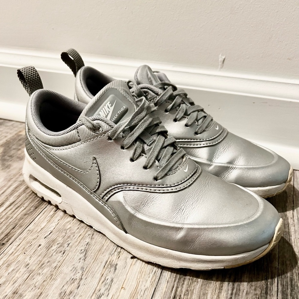 NIKE l Air Max Thea Silver Metallic Sneakers Womens 6 819640-001